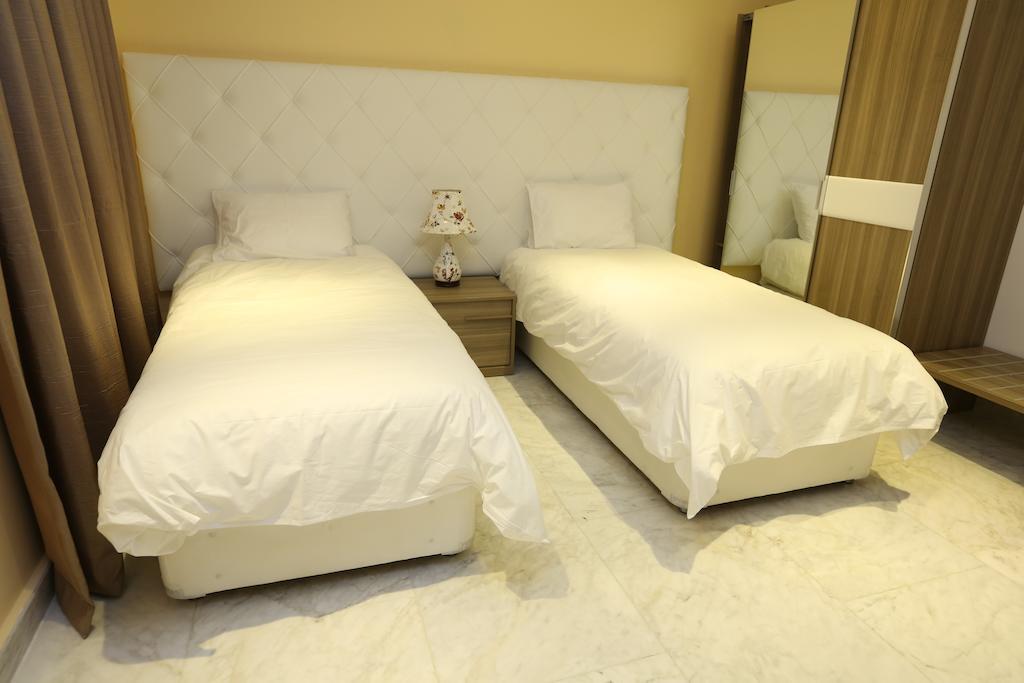 Delora Hotel And Suites Chtaura Oda fotoğraf